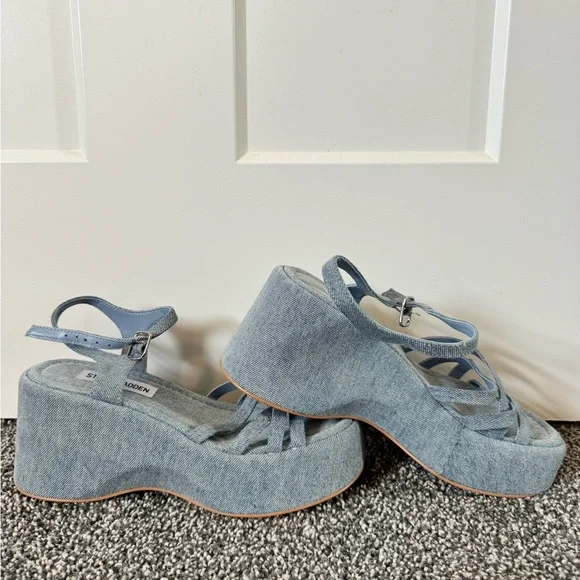 Steve Madden Light Denim Strappy Platform Slingbacks - Picture 3 of 4